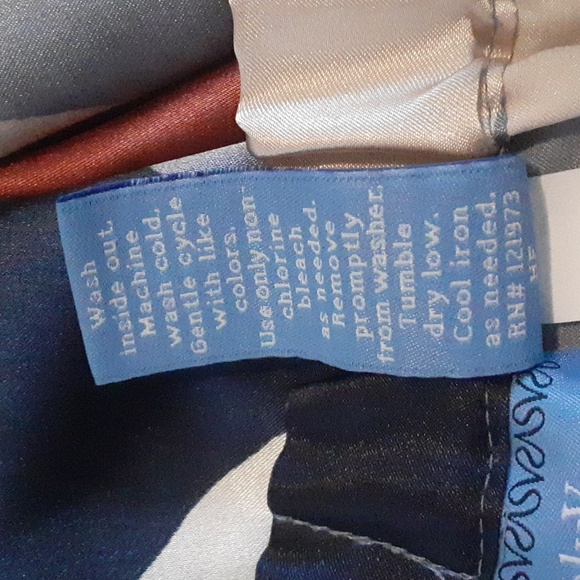 🌹 SimplyVera Vera Wang skirt. Medium. - Picture 4 of 7